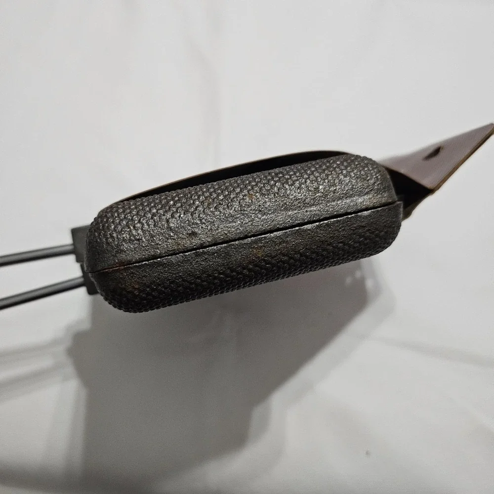 New Rome Original Pie Iron Double Cast Iron Campfire Cooker Grill Bake Toast
